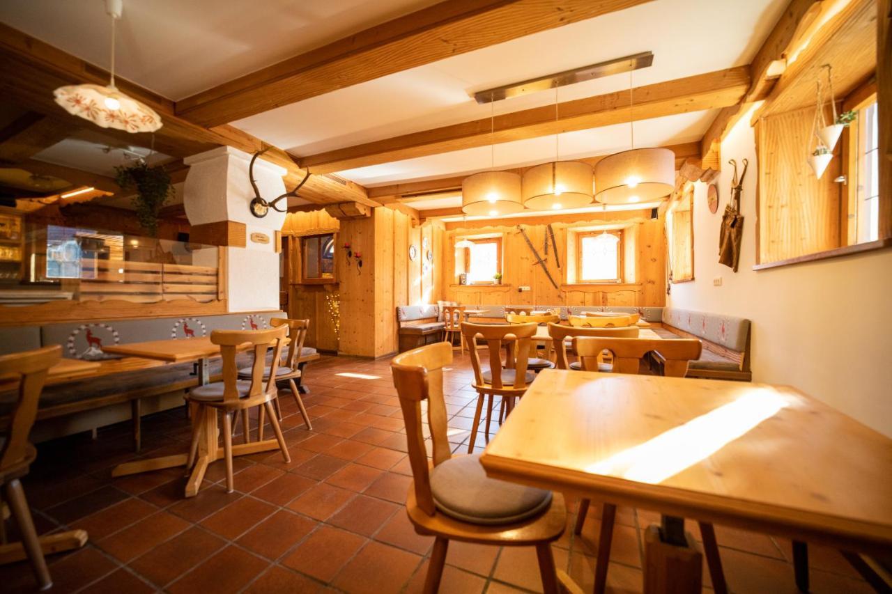 Hotel Wildrose Neukirchen am Grossvenediger Luaran gambar