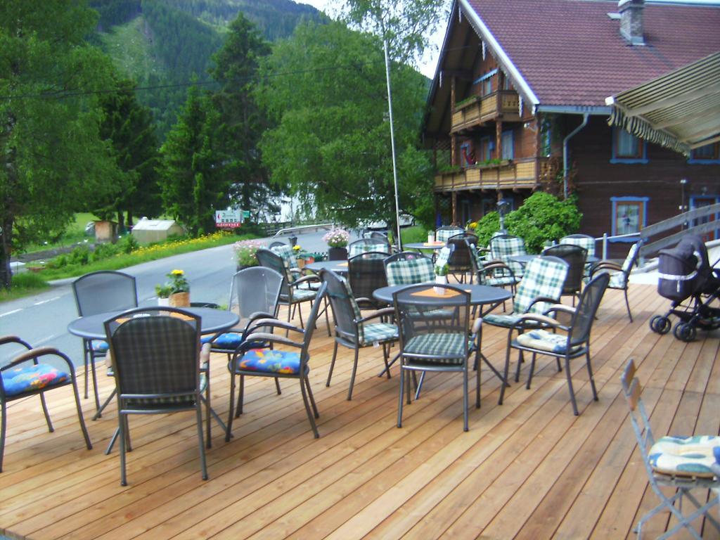 Hotel Wildrose Neukirchen am Grossvenediger Luaran gambar
